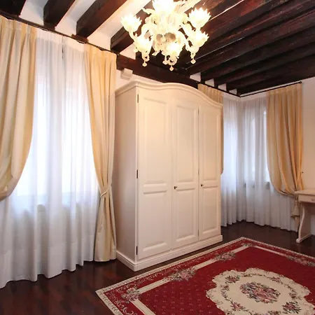 Ca Capitello, 250 M From St Marks Square Appartement Venetië