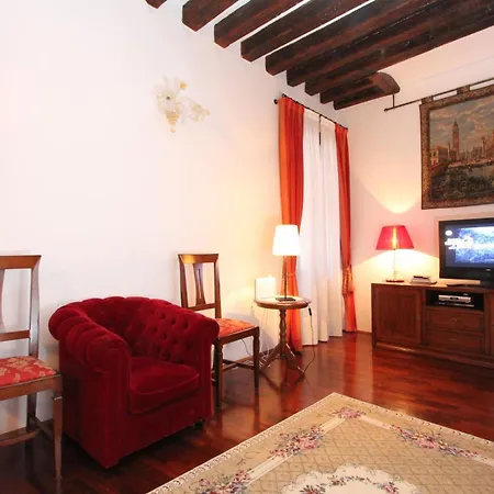 Ca Capitello, 250 M From St Marks Square Appartement Venetië